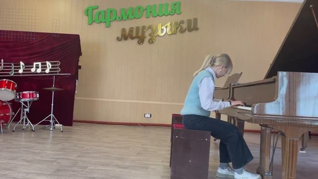 Петрина Снежана.1.И.С.Бах. "2 х голосная инвенция Fdur" 2. М.П. Мусоргский "Слеза" смотреть онлайн