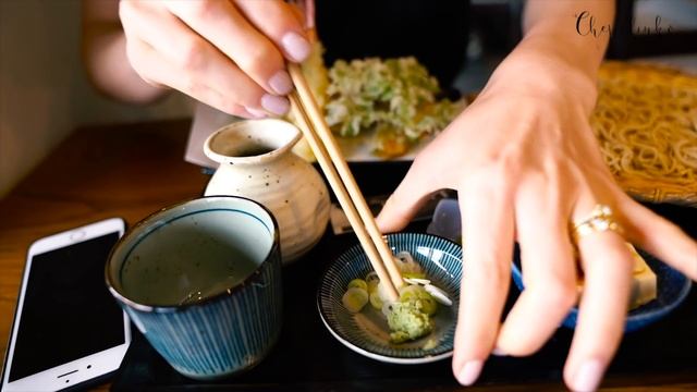 Японская Еда Соба - Холодные гречневые макароны с видом на гору Фудзияма. смотреть онлайн