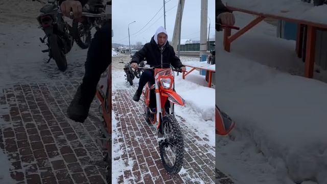 Лучший эндуро мотоцикл в категории цена/качество Hasky F6, мотор 177FMM 300 кубов смотреть онлайн