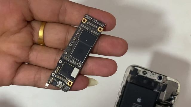 iPhone 11 keeps restarting randomly on 2-3 Minute Solution 2022. смотреть онлайн