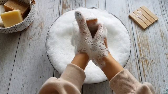 РУЧНАЯ СТИРКА ? ДОСКА ДЛЯ СТИРКИ И ХОЗЯЙСТВЕННОЕ МЫЛО ЩЕДРО ? АСМР смотреть онлайн