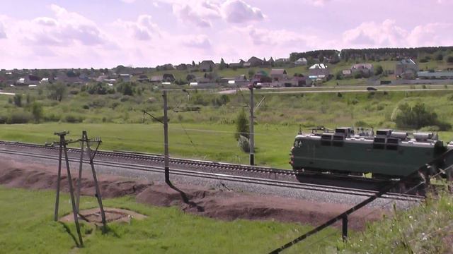Электровоз ВЛ80С-1477 следует резервом смотреть онлайн