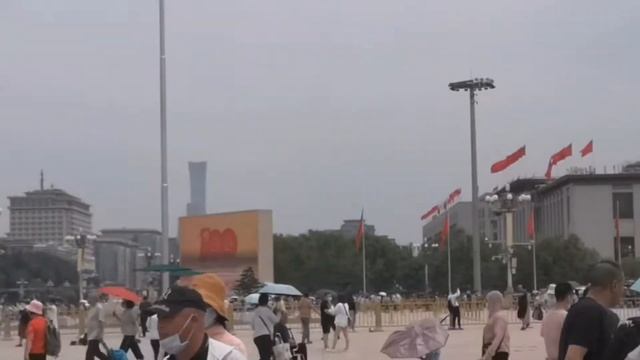 Тяньаньмэнь- центральная площадь в Пекине смотреть онлайн