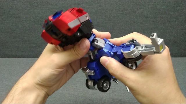 Обзор трансформера Optimus Prime - TA-01 - Voyager Class - Animated. Музей Р-ТФ.