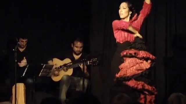 Cantiñas con bata de Cola смотреть онлайн