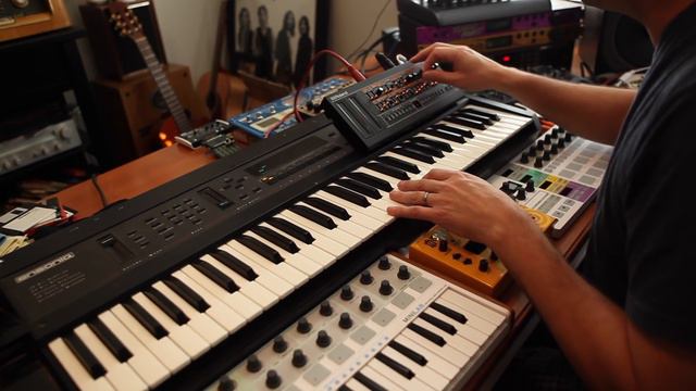 Roland Boutique JP-08 (Jupiter 8 module) Live Session смотреть онлайн