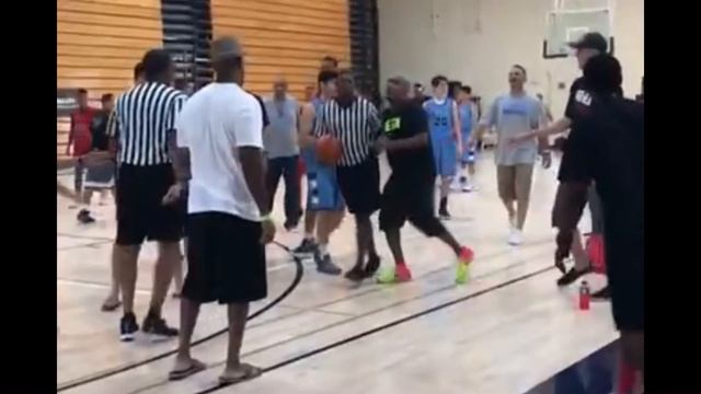 Refs Getting Jumped? (Compilation) смотреть онлайн