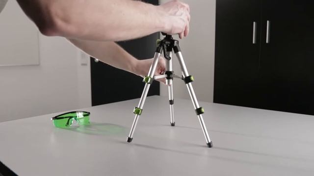 CompactCross Laser Pro - Krydslinjelaser med kompaktstativ смотреть онлайн
