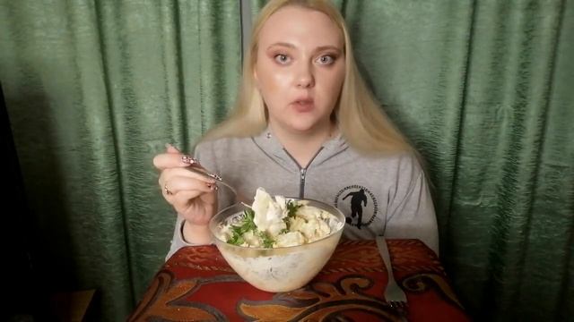 Мукбанг/Mukbang. Салат с ананасами.
