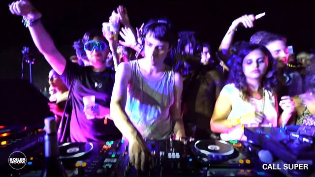 Call Super | Ortigia Sound System смотреть онлайн