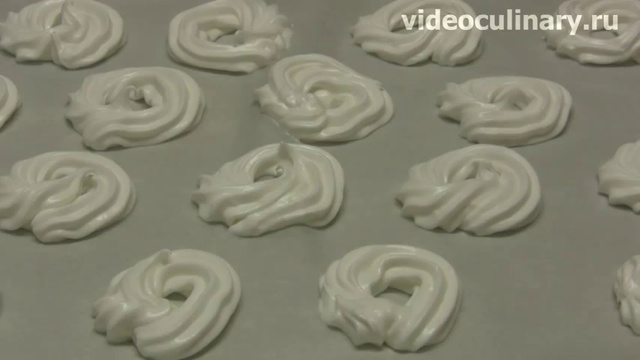 Как приготовить меренги со сливками и клубникой смотреть онлайн