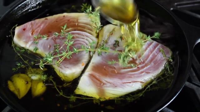 Olive Oil Poached Tuna - How to Make Tuna Confit & Conserva смотреть онлайн