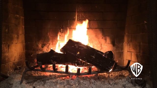Classic Christmas & Holiday HD Yule Log Fireplace - Feat. 90 Mins Of Music смотреть онлайн