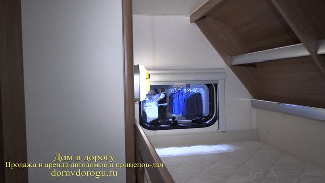 Большой и недорогой для всей семьи с детской комнатой Двухосный дом на колесах Hobby De Luxe 650 KF смотреть онлайн