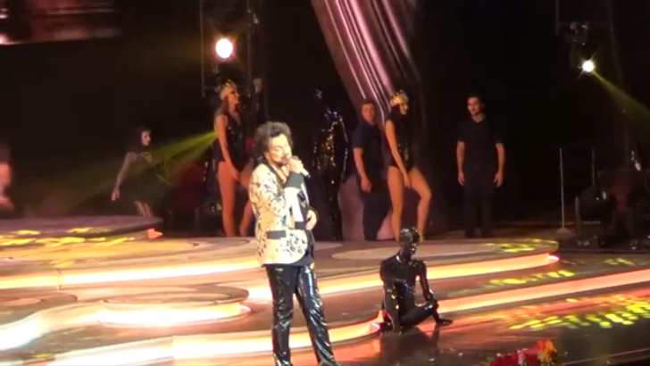 Филипп Киркоров "Просто подари". Москва 26.04.2017. №7 смотреть онлайн