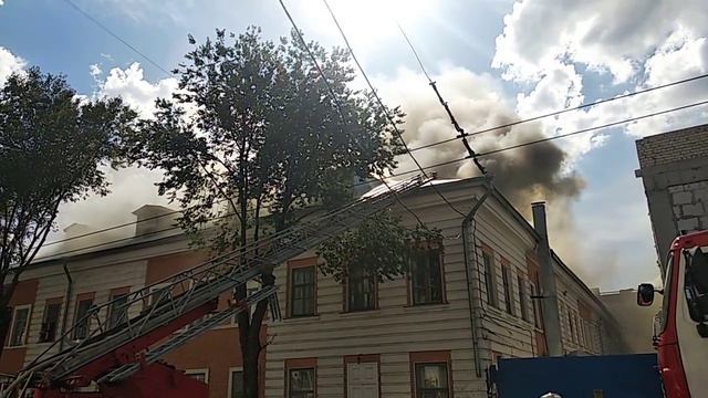 Пожар на Университетской 02.08.2018, Харьков смотреть онлайн