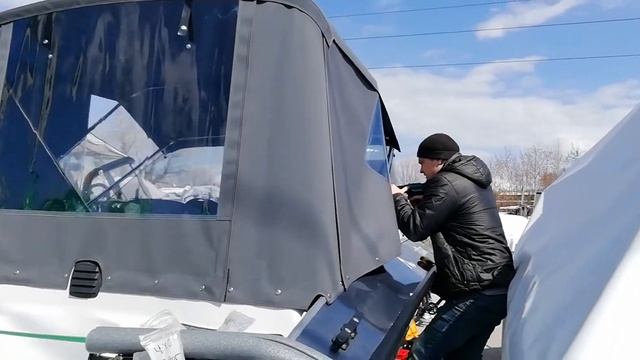 Установка тента на лодку "Silver Hawk 540". смотреть онлайн