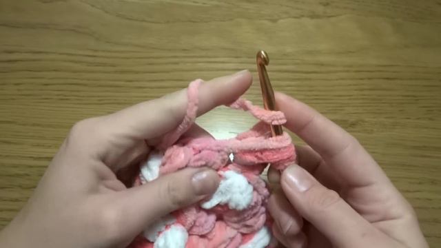 How to crochet easy puff stitch hat with ribbed brim. Easy to adjust the size. смотреть онлайн