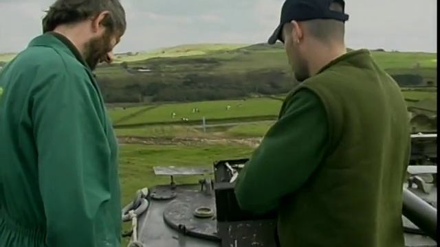 Giant Military Truck Test Drive - Alvis Stalwart - With Shane Lynch смотреть онлайн