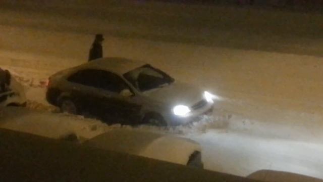 Снежная буря, автомобиль застрял (02.02.2015, Нижний Новгород)