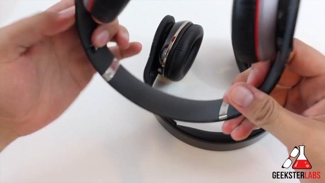 Beats By Dr. Dre Wireless [vs] Scosche RH1060 Bluetooth Headphones смотреть онлайн