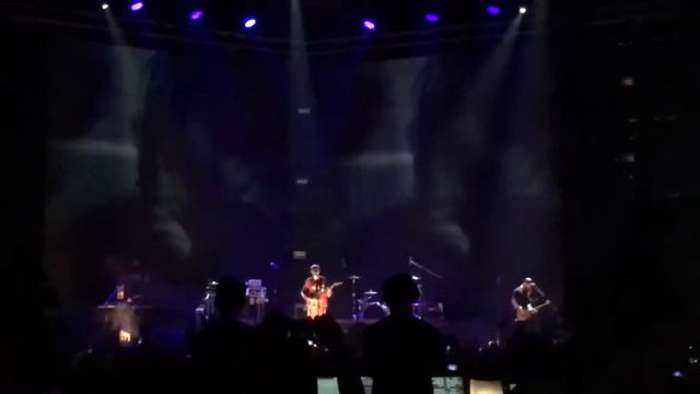Noize MC - В темноте (live 24.11.2018) смотреть онлайн