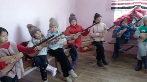 Комуз — уникальный национальный струнный музыкальный инструмент кыргызов с многовековой историей.