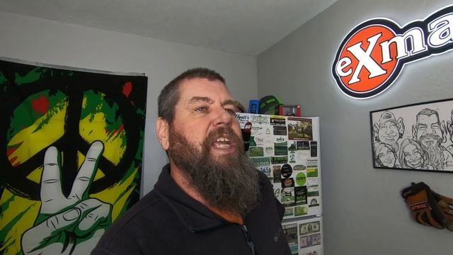Wife Leaf cleanup? Close. | GoPro 8 ??✌ смотреть онлайн