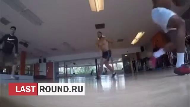 Тренировка координации боксера с теннисным мячом Энтони Джошуа, олимпийский чемпион смотреть онлайн