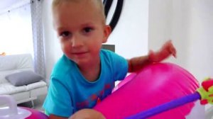 Johny Johny Yes Papa Funny Songs for Children - Bad Kids Steal Giant Colored Candy Lollipop