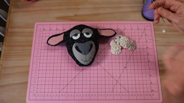 Patchwork Sheep || FREE PATTERN || Full step by step Tutorial with Lisa Pay смотреть онлайн