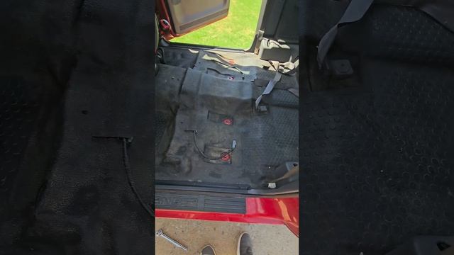 2001 Ford Ranger seat swap смотреть онлайн
