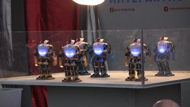 Танец роботов на Робостанции в Москве на ВДНХ смотреть онлайн