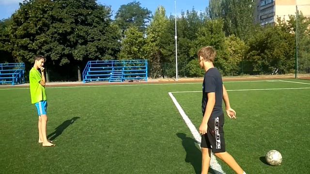 ОБУТЫЕ ПРОТИВ БОСЫХ || ДАНИЛ СЛОМАЛ ПАЛЕЦ || КАААК?