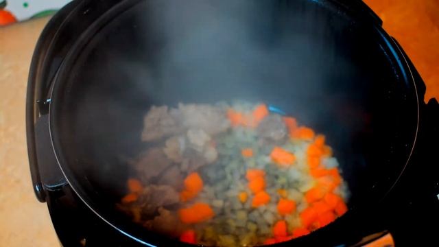 Жаркое по-домашнему в мультиварке Redmond смотреть онлайн