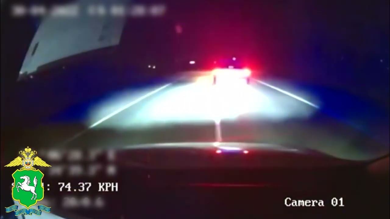 В Томске полицейские задержали подозреваемого в убийстве, пытавшегося скрыться на автомобиле смотреть онлайн