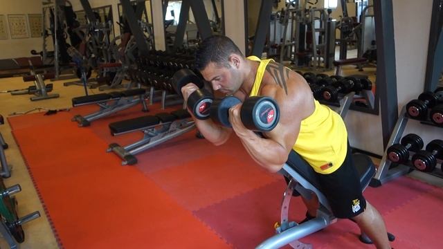 Prone Spider Curl смотреть онлайн