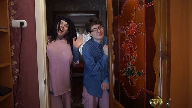 УМНЫЙ VS ТУПОЙ смотреть онлайн