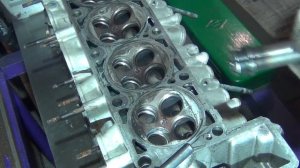 Демонтаж седла клапана цанговым съемником