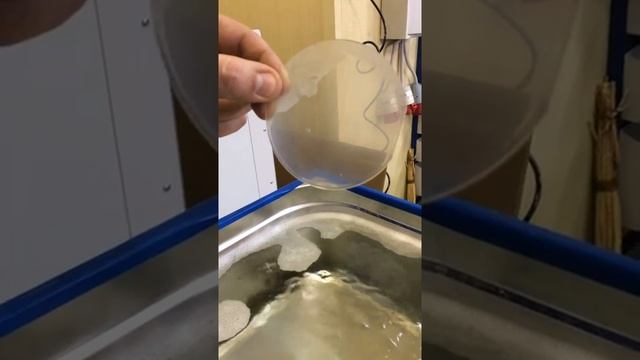 Ультразвуковая очистка стекла за 10 секунд. Тест смотреть онлайн