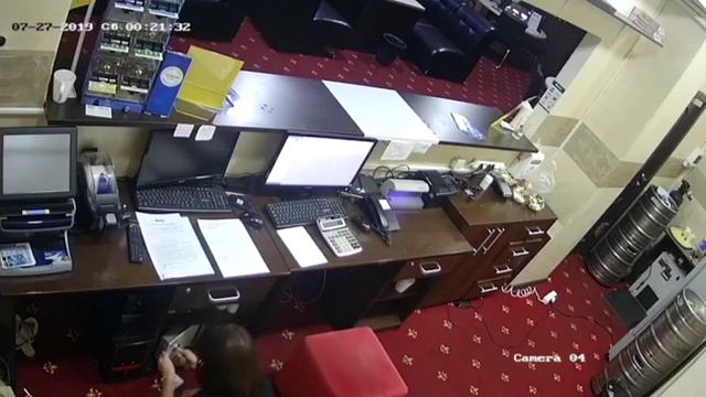 Алматинская кассирша лото-клуба попала на видео при похищении крупной суммы смотреть онлайн