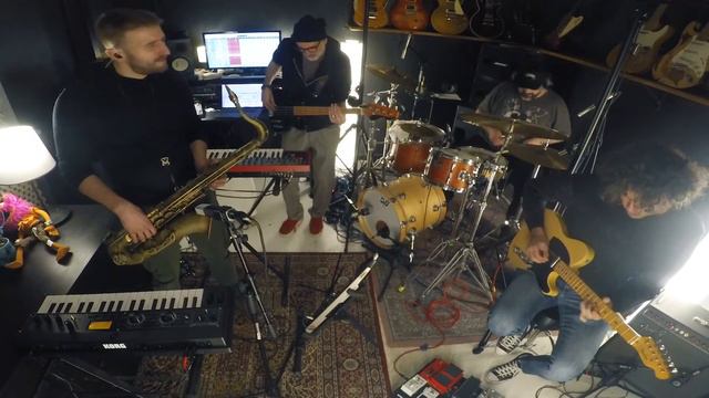 Lazy M (Zap the Lap) смотреть онлайн