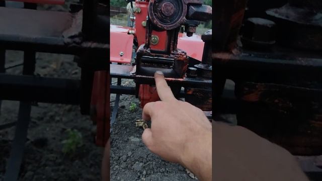 Картопля 2023 картоплекопалка качиний хвіст (утиный хвост) вібролопата мотоблок Зубр 6 к.с. смотреть онлайн