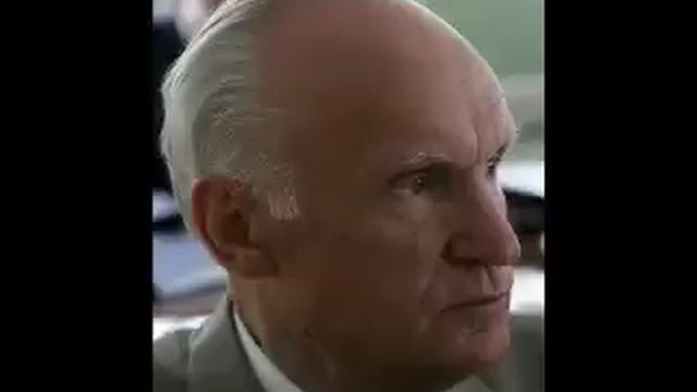 Совершать ли крестное знамение в общественных местах? смотреть онлайн