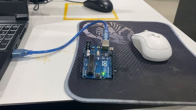 MENGUBAH SKETCH BLINK PADA ARDUINO смотреть онлайн