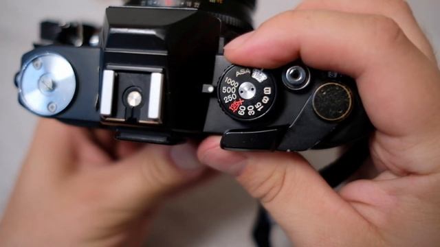Konica Autoreflex TC - Better than the Canon AE-1? смотреть онлайн