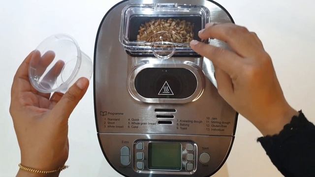 Honey Milk Bread with Sunflower Seeds Recipe | Bread Maker Machine | Rommelsbacher BA 550 смотреть онлайн