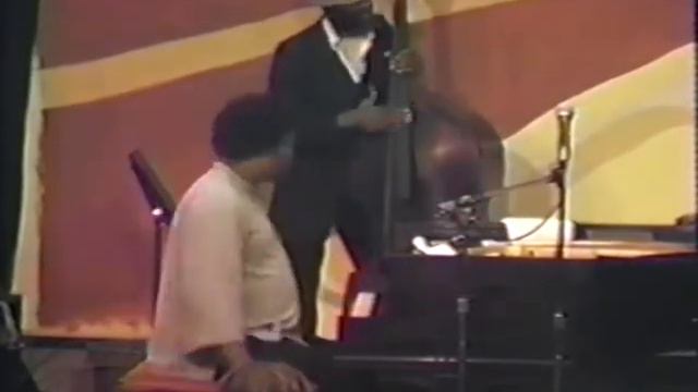 Gene Harris Trio, Otter Crest 1981 - Georgia On My Mind смотреть онлайн