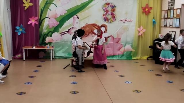 8 марта в подготовительной группе МАДОУ 111 г. Хабаровск смотреть онлайн