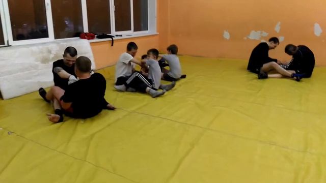 Прикладная борьба с использованием подручного предмета. / комментарий смотреть онлайн